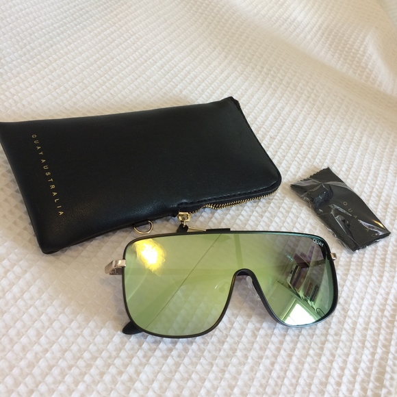 Quay Australia Accessories - Quay Australia Unbothered Sunglasses
